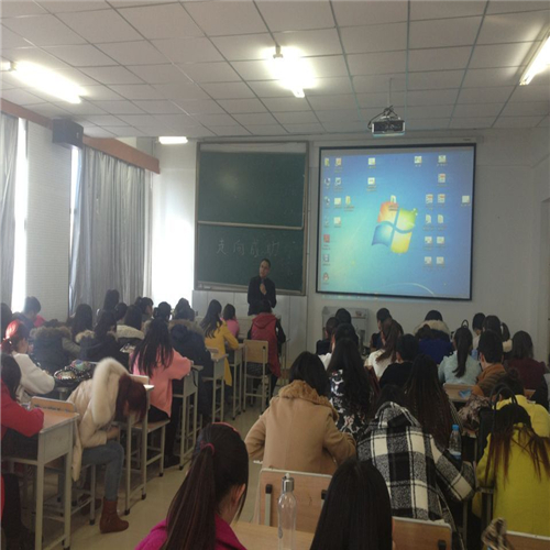 徐书记向学生了解当前就业形势